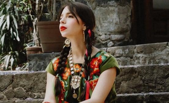 Ángela Aguilar sorprende con decisión sobre su carrera y redes sociales