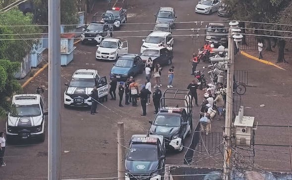 ¡Ni los muertos están a salvo! Se desata balacera en panteón de Iztapalapa y empieza la corretiza 