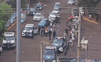¡Ni los muertos están a salvo! Se desata balacera en panteón de Iztapalapa y empieza la corretiza