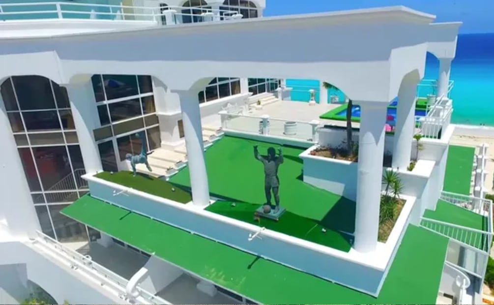 Reviven fotos de la lujosa mansión de Hugo Sánchez y se vuelve viral