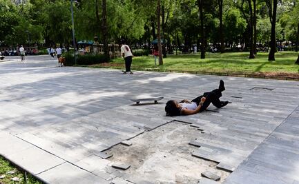 ¡Una manita de gato, por favor! La Alameda Central luce descuidada y llena de ambulantes