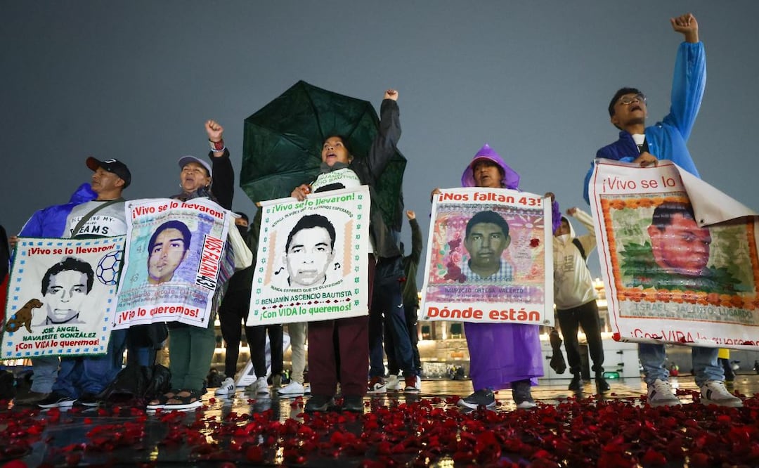 ¿Y la justicia prometida? Padres de los 43 normalistas acusan a AMLO de traición