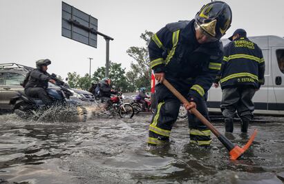CDMX colapsa otra vez por lluvias: inundaciones en el Metro y vuelos detenidos, ¿quién podrá ayudarnos?