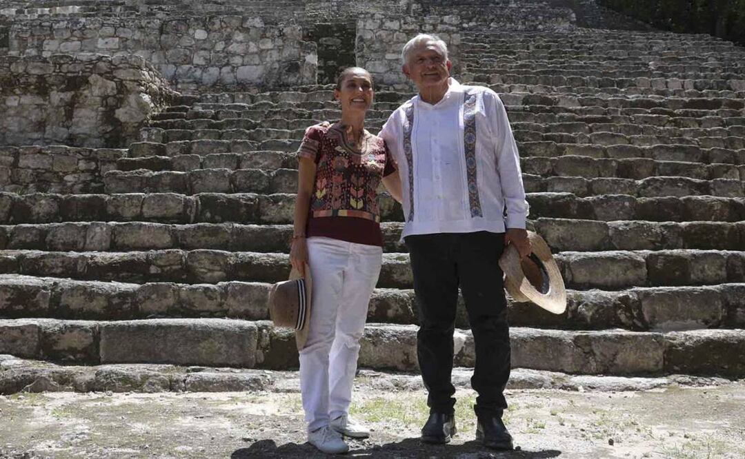 Famoso escritor llama “imbéciles, oportunistas y sinvergüenzas” a Sheinbaum y a AMLO