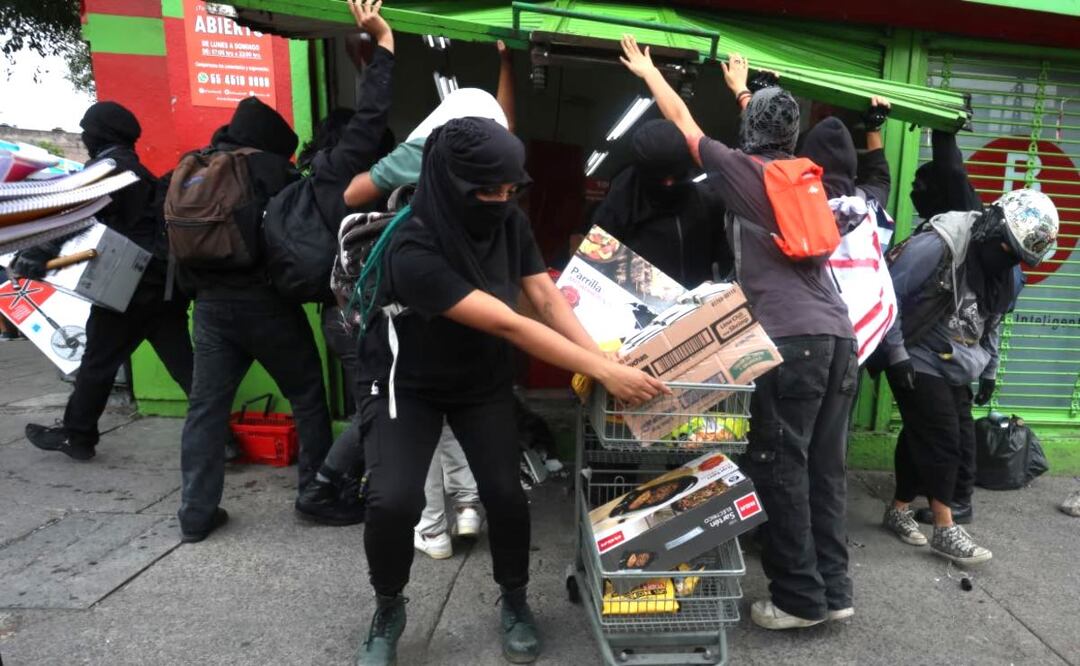 Foto: Luis Camacho (2 de Octubre: Saqueos y 94 policías heridos, dos caras de la marcha del que deja pérdidas millonarias9