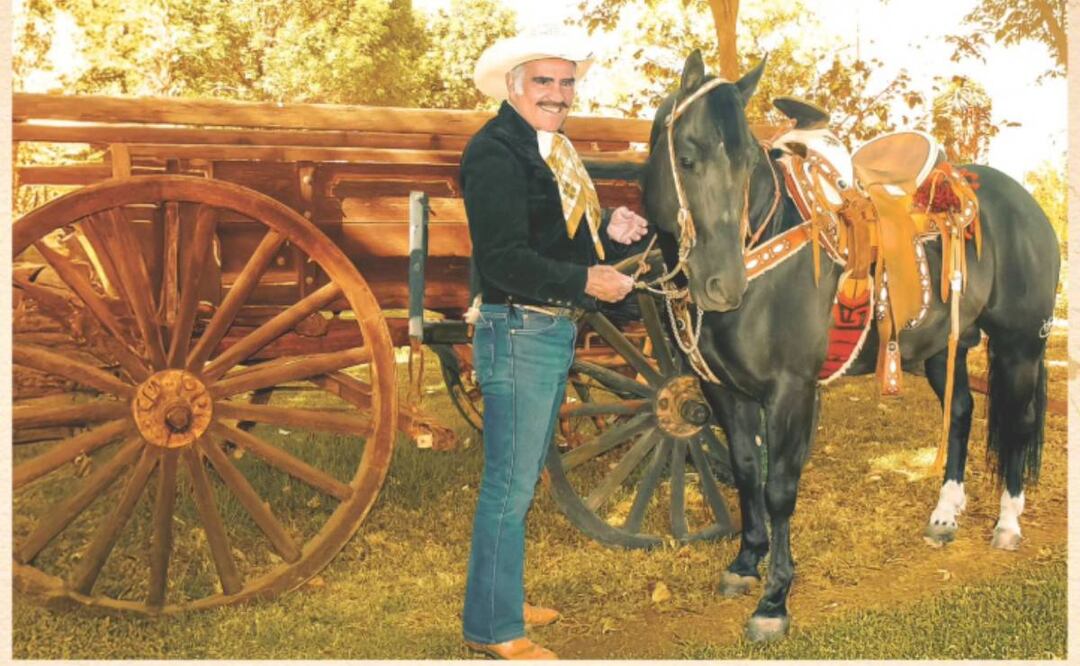 Vicente Fernández sigue vivo y presenta material inédito con banda