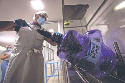 Agua Bienestar: largas filas en CDMX por garrafones de 5 pesos