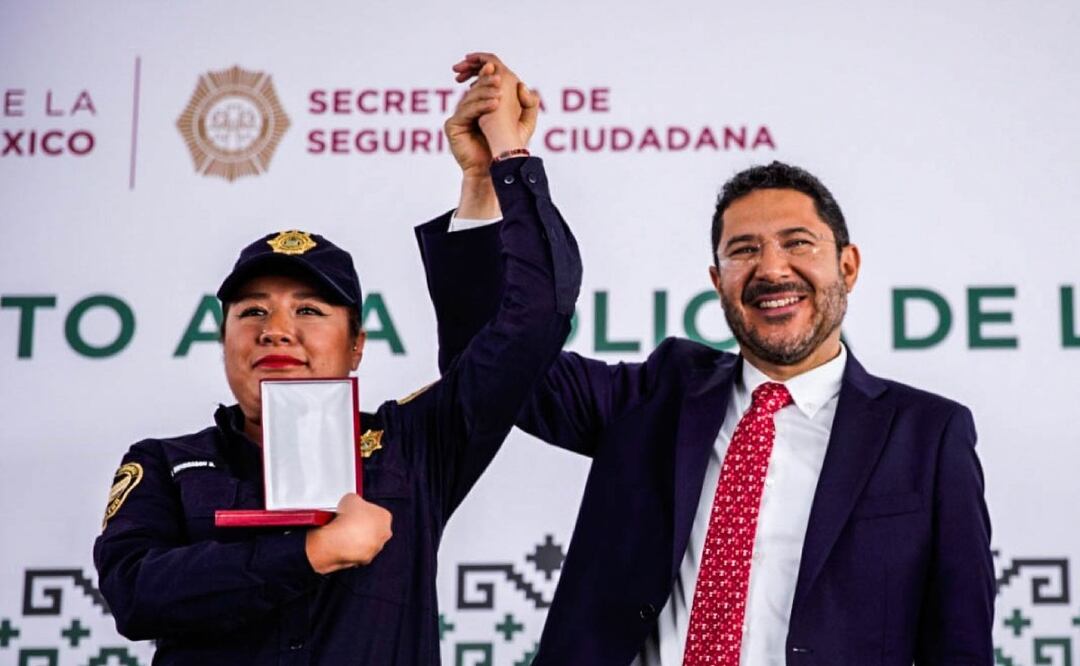 Policías fueron condecorados en la CDMX por su sobresaliente labor
