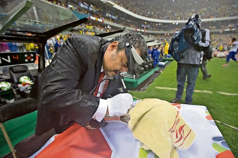 ¿Quién creó el trofeo de la Liga MX y cómo lo hace a mano?
Imagen: Imago 7