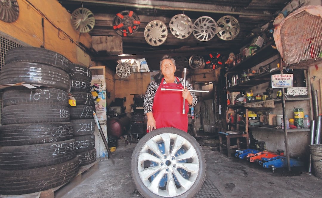 “¿A poco lo va a hacer usted?”: la historia de Laura, talachera con casi 40 años de experiencia
Imagen: Omar Contreras