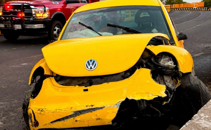 Amaneció prendido y terminó frío: Se estampa por ir a exceso de velocidad y muere en la Miguel Hidalgo