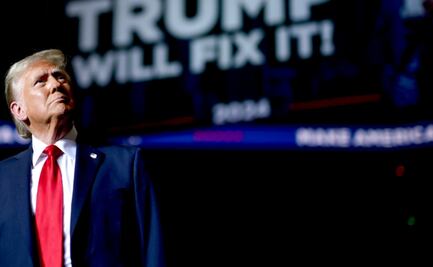 Donald Trump firma decreto vs “invasión” de extranjeros