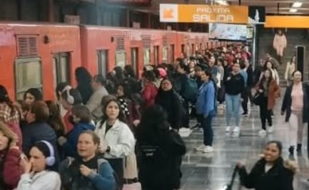 Metro CDMX HOY: Cuatro Líneas presentan estaciones llenas y trenes lentos esta mañana