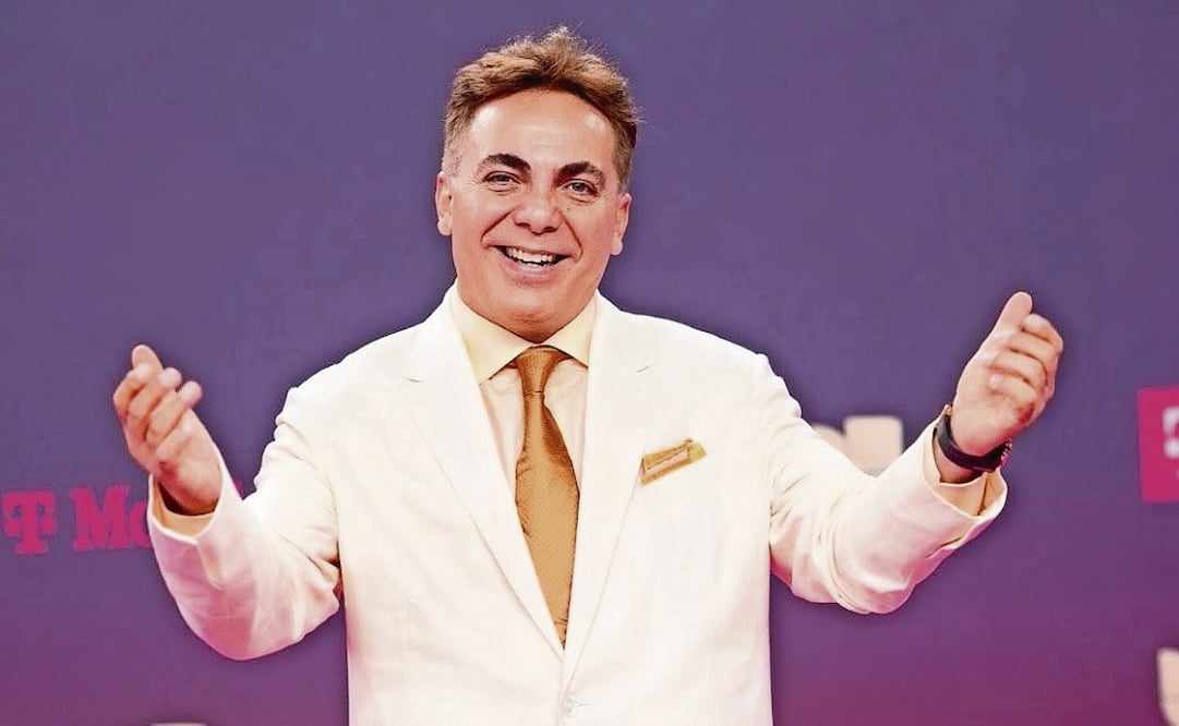 Cristian Castro se gradúa de la prepa. Foto: Instagram