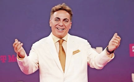 Cristian Castro obtiene su certificado de preparatoria, además confesó que está enamorado