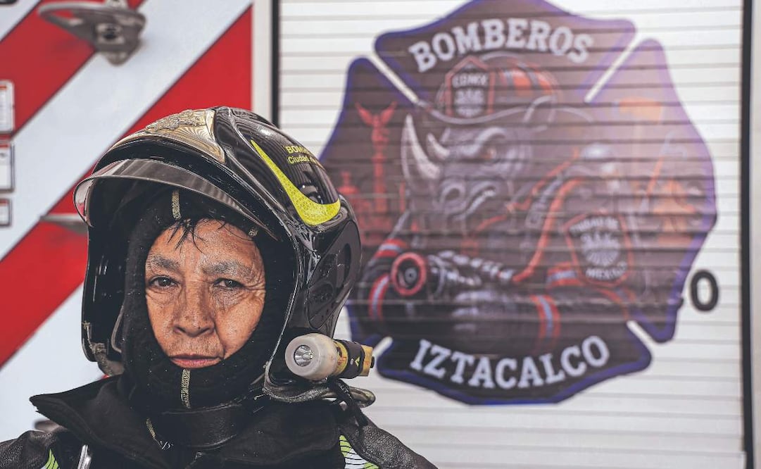 Juana Zarza, la bombera con más años de servicio en CDMX que abrió camino a otras mujeres. Foto: (Emilio Fernández)
