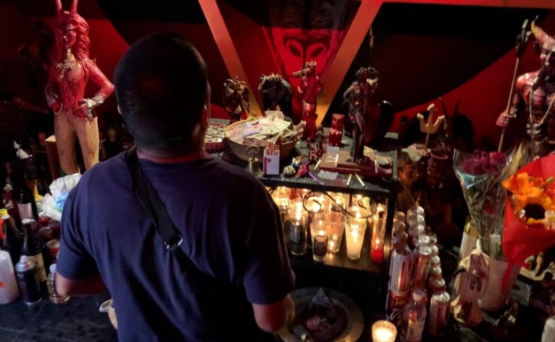 Crece la fe por “Angelito Negro” y hasta políticos lo visitan en Tepito