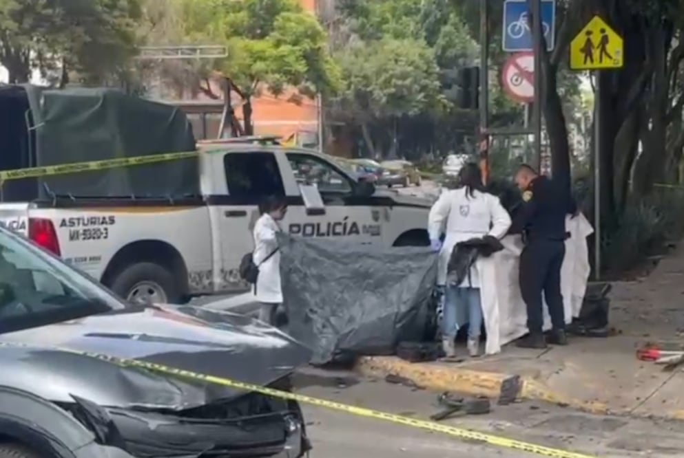 Biker invade carril del Trolebús y muere tras impactante accidente en la Doctores (Foto: Yara Silva)