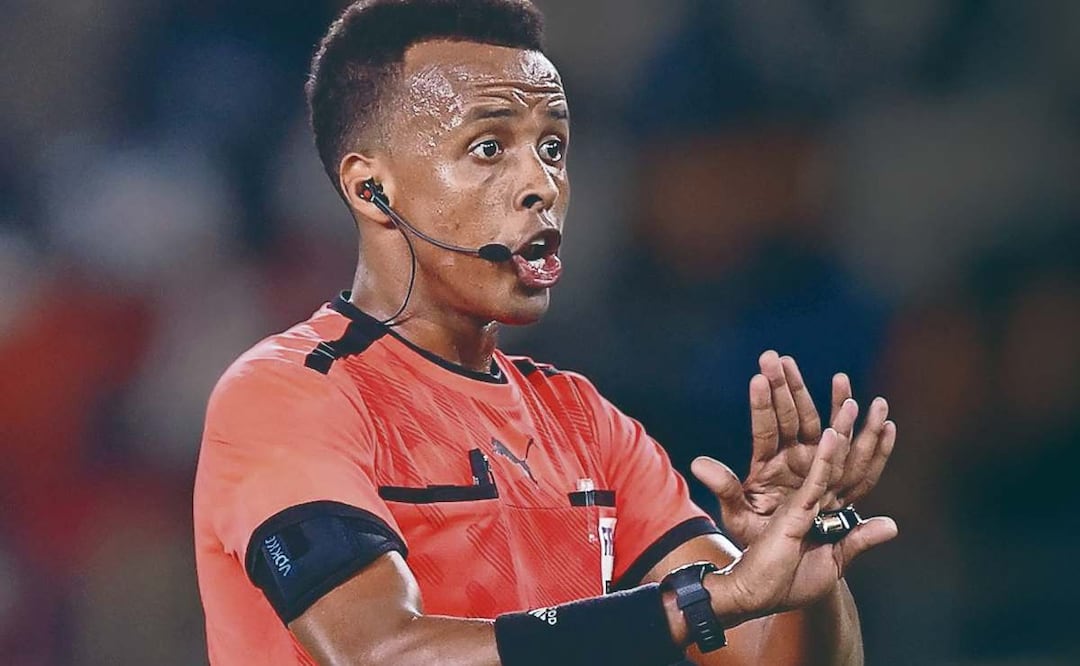 Adiós sueño mundialista: Le niegan la entrada a EU a árbitro de Somalia y no podrá hacer historia. Foto: (FIFA)