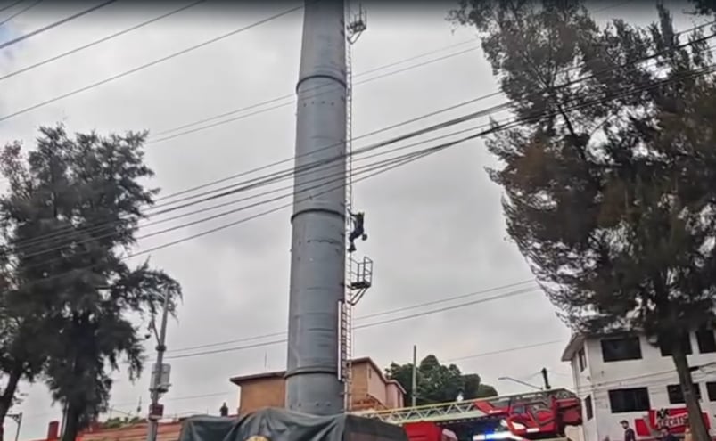 Implementan servicio provisional en línea 1 del Cablebús por un hombre que subió a una de las torres
