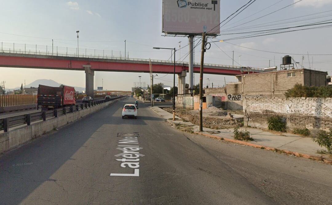 Cuerpo de un hombre dentro de un auto sorprende a vecinos en Valle de Chalco
