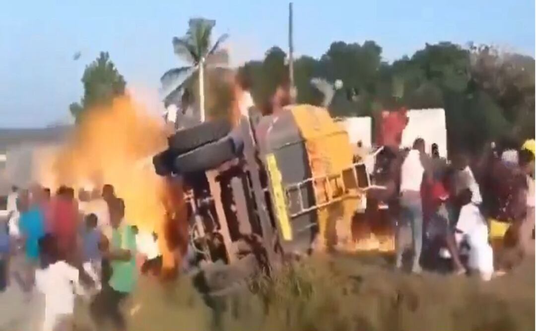 IMÁGENES FUERTES: A huachicoleros en África les explotó una pipa de combustible