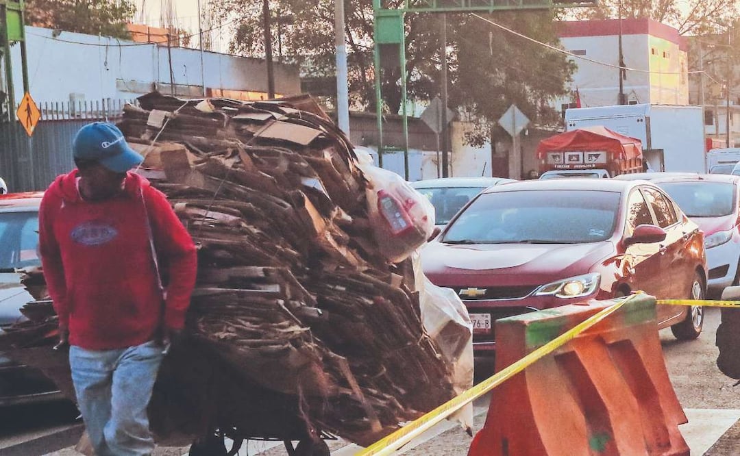 Peatón muere arrollado y arrastrado por más de 10 metros, en Iztapalapa