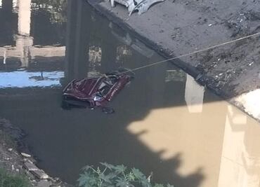 Fallece automovilista al caer a canal de aguas negras en Cuautitlán