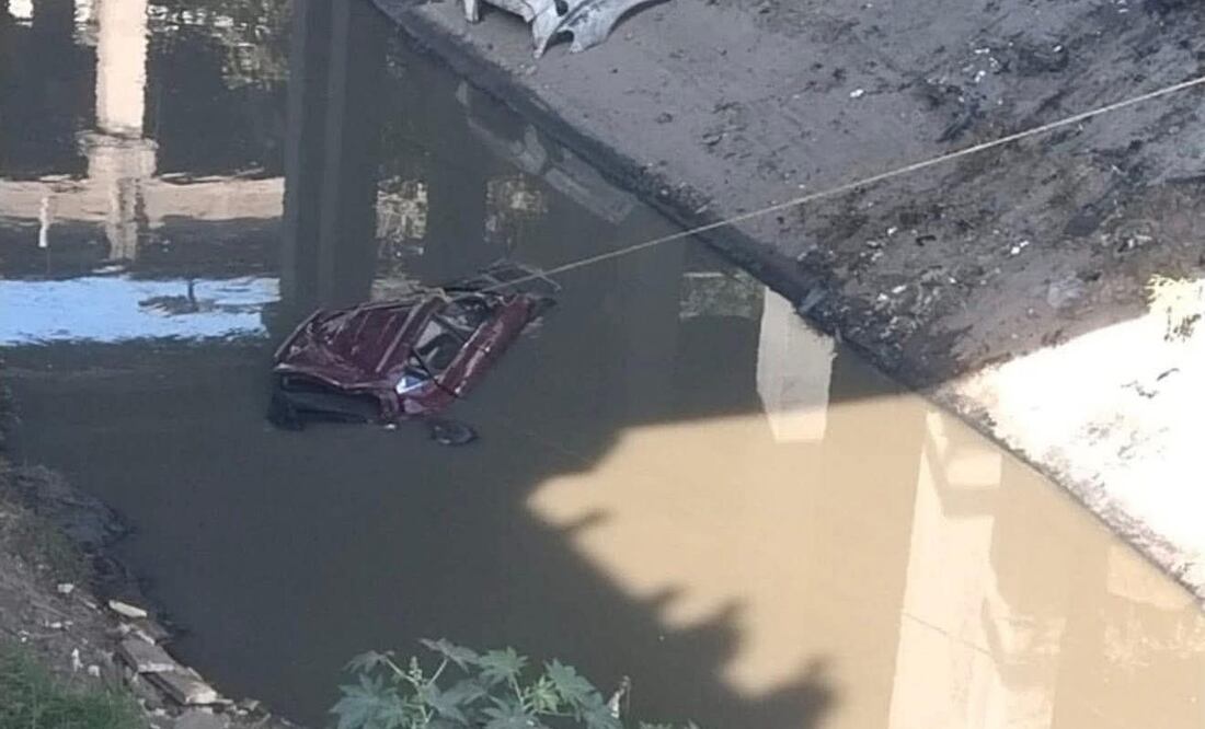 Foto: Especiales (Fallece automovilista al caer a canal de aguas negras en Cuautitlán)