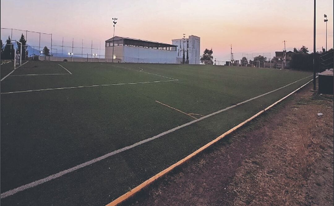 ¡Expulsado! Disparo en la mandíbula le saca la roja a hombre en cancha de fut en Milpa Alta