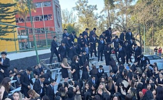 VIDEO: Otro desplome en evento universitario: ahora en la UV de Xalapa