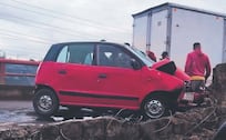 A conductor le urgía llegar y terminó ensartado en Tlalnepantla 