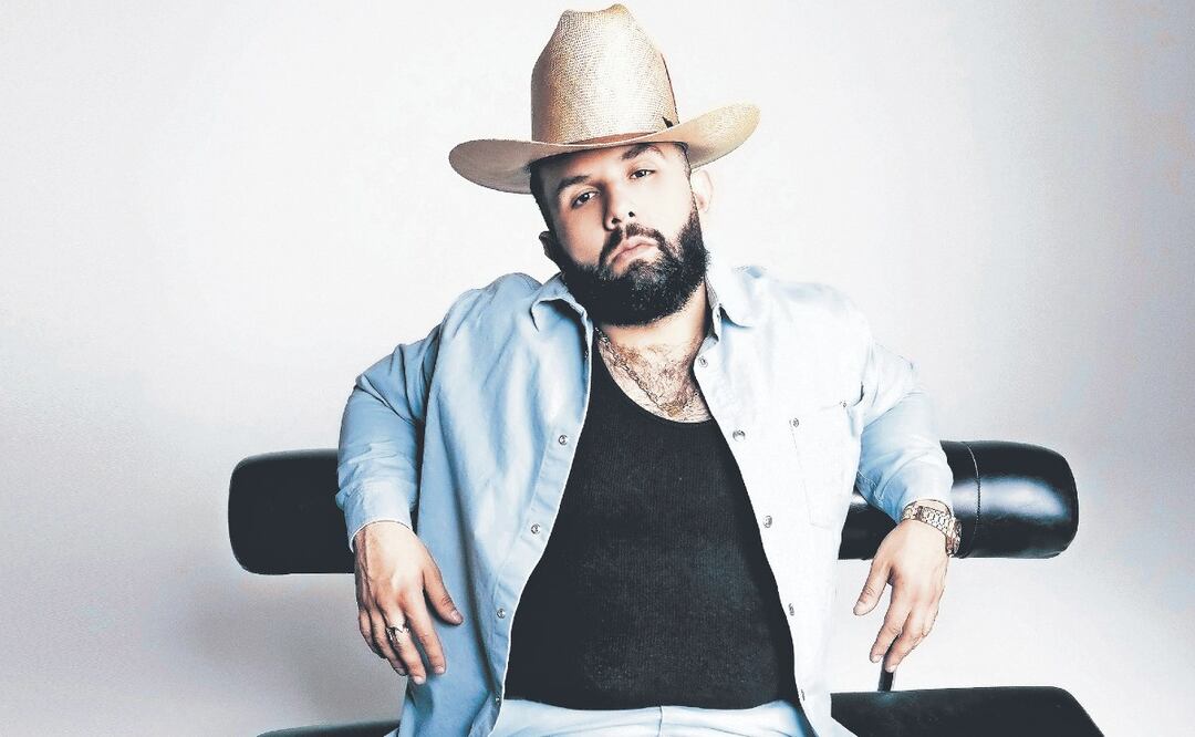 Carín León se va de México con la “Boca Chueca”, conoce la asombrosa razón