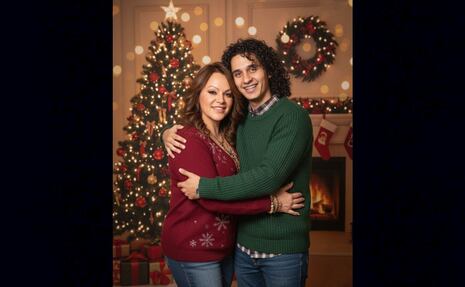 Cómo crear tu foto navideña con Jenni Rivera: Paso a Paso