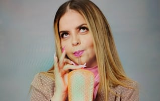 "Parásito y hambreado": Alexa Zuart explota por presunto robo de su nombre