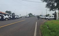 Liberan carreteras de Michoacán tras narcobloqueos por operativo para detener a “El Tío Lako”