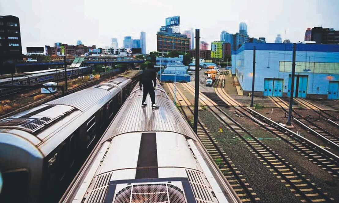 Subway surfing: La trágica moda que TikTok intenta frenar, tras múltiples accidentes