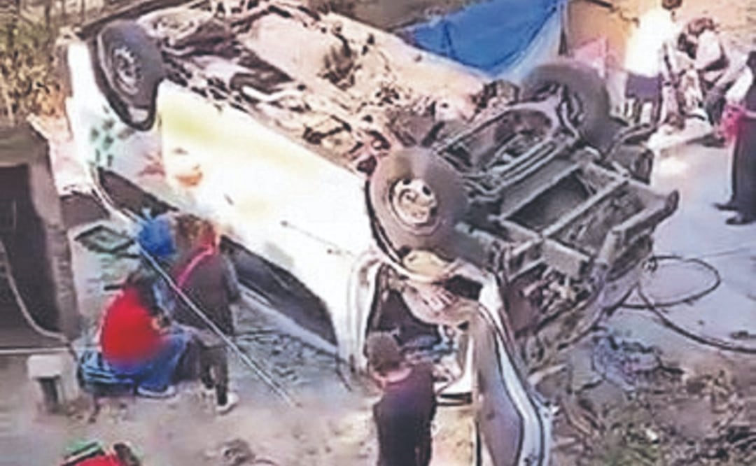 Volcadura de combi deja 16 lesionados en la Nicolás Romero. Foto: (Especial)