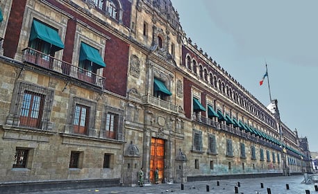 A Palacio Nacional lo protegen, pero a sus calles aledañas no les brindan apoyo