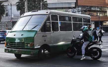 Con la cabeza rota terminó un pasajero que cayó de un microbús y murió, en Tlalpan 