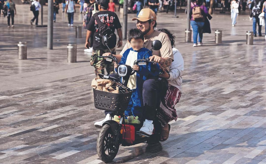 Regulación fantasma: scooters y bicimotos circulan sin reglas en CDMX. Foto: (Fernanda Rojas. El Gráfico)