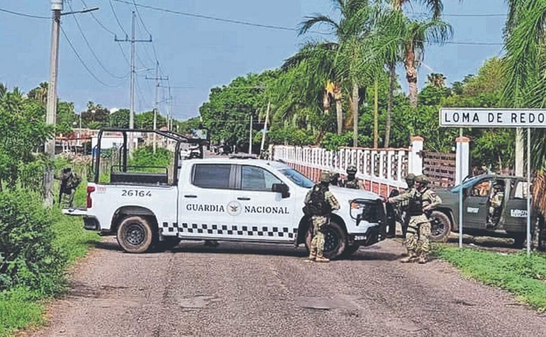 Se echan a 5 militares mientras llenaban el tanque en Sinaloa