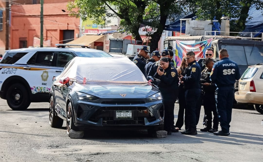Un hombre, identificado de manera preliminar con el alias de "El Chilaquil" fue asesinado a balazos en el cruce de las calles Sebastián Bach y Juventino Rosas, en la colonia Ex Hipódromo de Peralvillo, alcaldía Cuauhtémoc. Foto: Osmar Alvarado / EL GRÁFICO