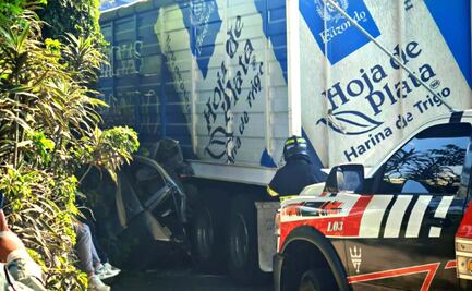 Conductor muere prensando por un tráiler en Naucalpan, mala maniobra terminó con su vida