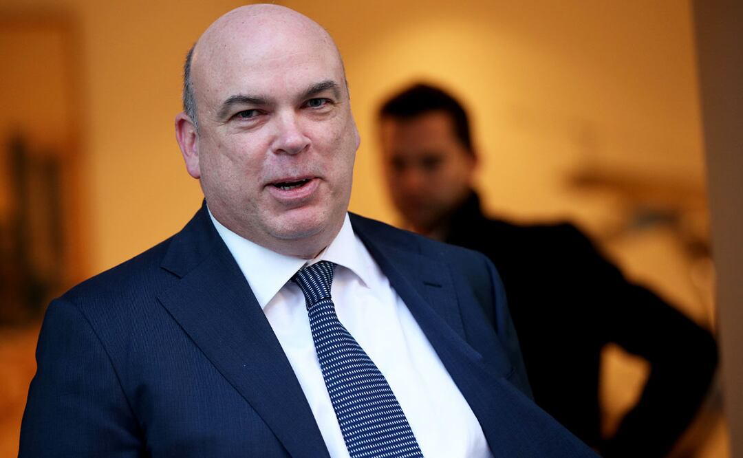 Magnate británico desaparece tras naufragio de un yate, encuentran sin vida a su esposa