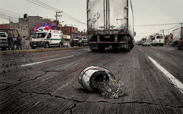 Flores en el casco y tragedia en el asfalto: tráiler mata a biker en Ecatepec