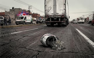 Flores en el casco y tragedia en el asfalto: tráiler mata a biker en Ecatepec