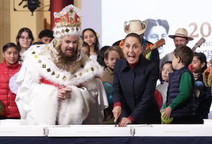 Con pregunta incómoda, niños ponen en aprietos a Sheinbaum durante celebración de Día de Reyes