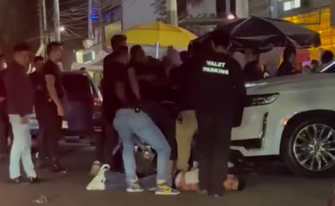 Los gandallas hasta bolsearon a un chavo ya inconsciente.