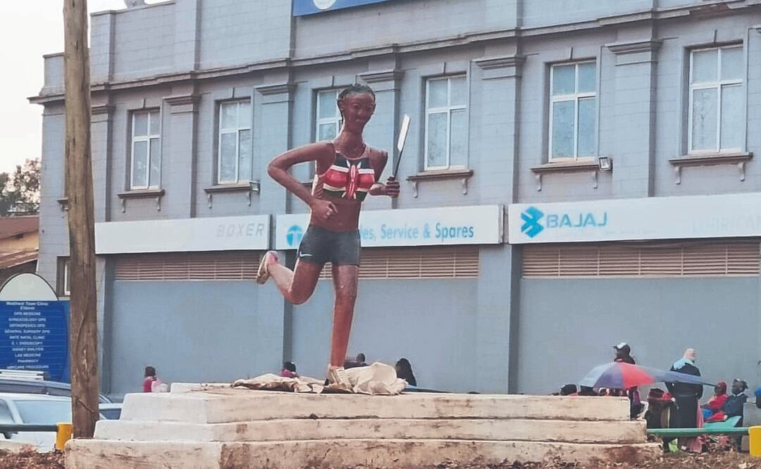 En Kenia honran a ganadores olímpicos con lamentables estatuas 